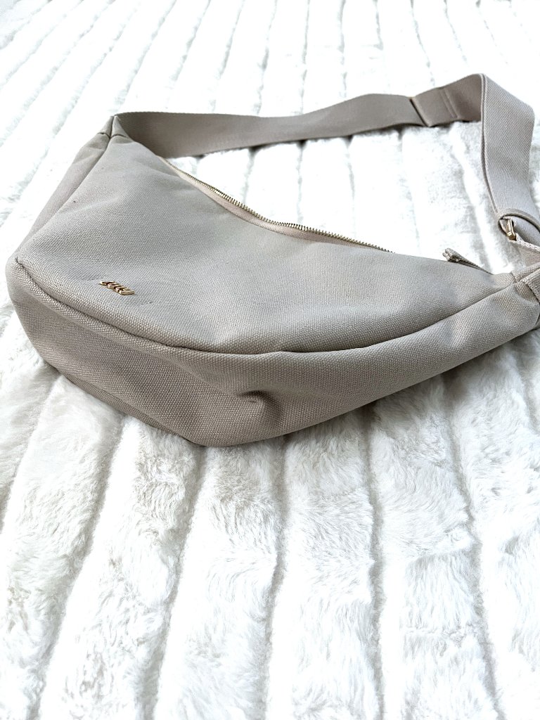 Nwt July Everyday Canvas Limited Edition Crescent Bag (Natural) — image 8 of 8